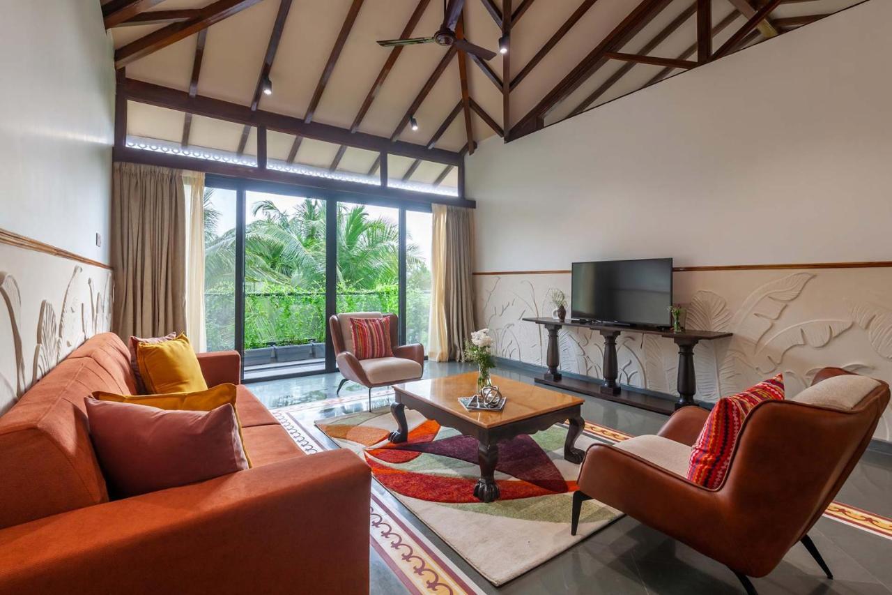 Villa Sereno By Stayvista - An Elegant And Entertaining Retreat Featuring A Swimming Pool, Outdoor Jacuzzi, Modern Interiors, And A Snooker Table Alibág Kültér fotó