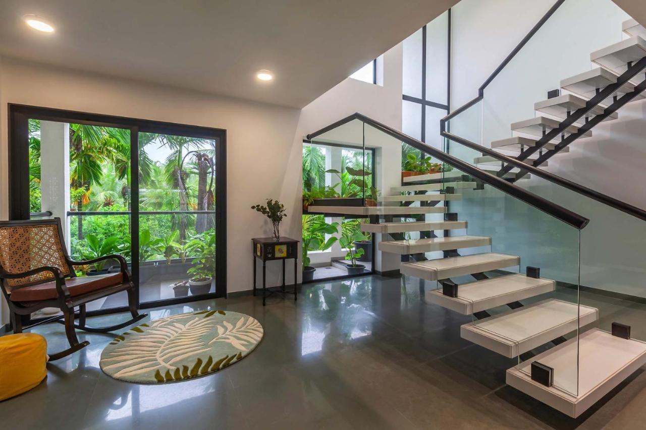 Villa Sereno By Stayvista - An Elegant And Entertaining Retreat Featuring A Swimming Pool, Outdoor Jacuzzi, Modern Interiors, And A Snooker Table Alibág Kültér fotó