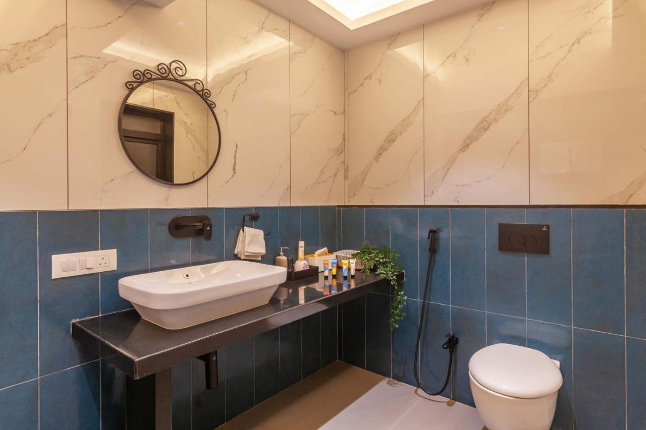 Villa Sereno By Stayvista - An Elegant And Entertaining Retreat Featuring A Swimming Pool, Outdoor Jacuzzi, Modern Interiors, And A Snooker Table Alibág Kültér fotó