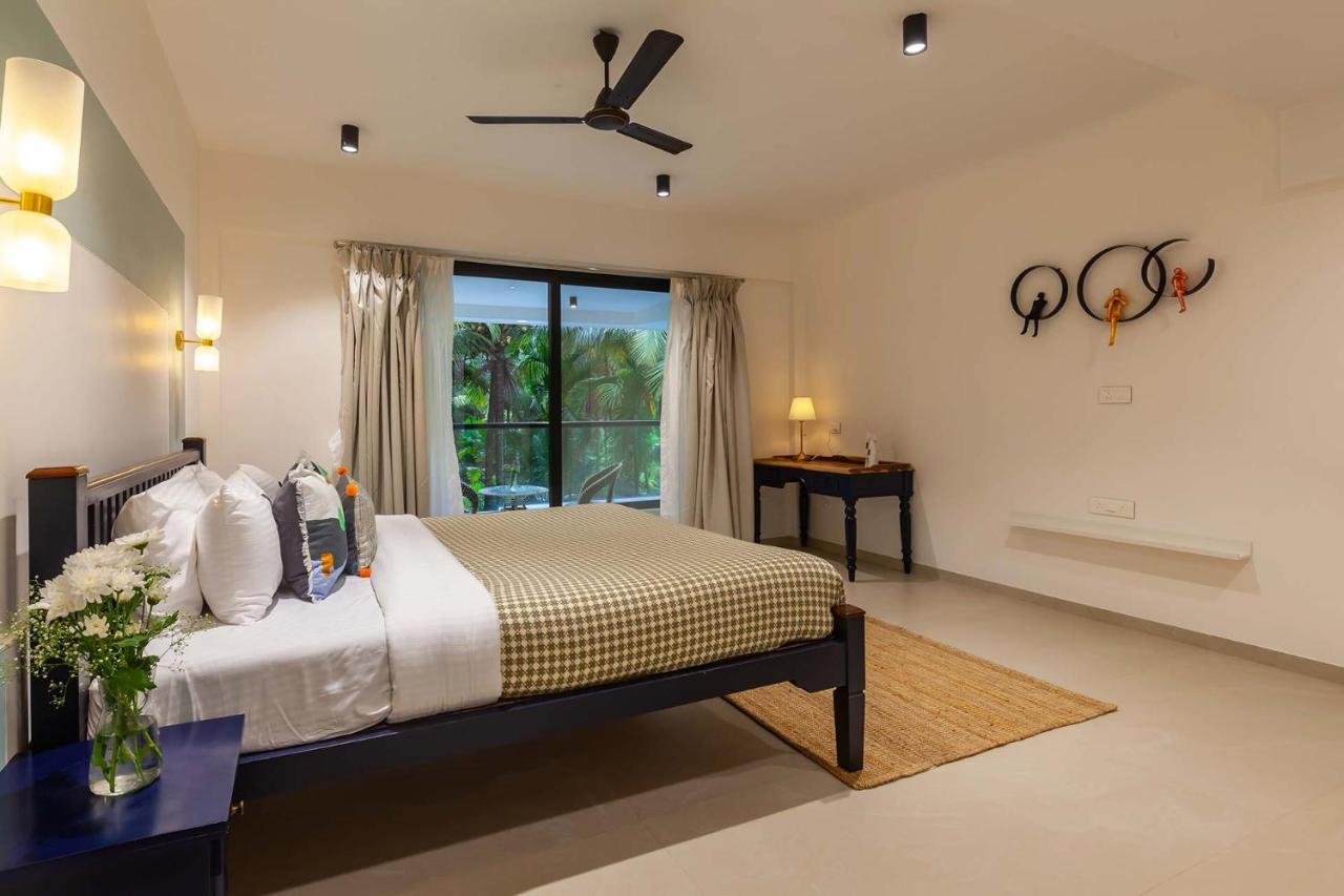 Villa Sereno By Stayvista - An Elegant And Entertaining Retreat Featuring A Swimming Pool, Outdoor Jacuzzi, Modern Interiors, And A Snooker Table Alibág Kültér fotó