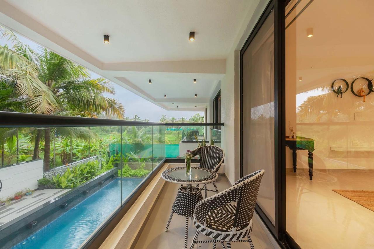 Villa Sereno By Stayvista - An Elegant And Entertaining Retreat Featuring A Swimming Pool, Outdoor Jacuzzi, Modern Interiors, And A Snooker Table Alibág Kültér fotó
