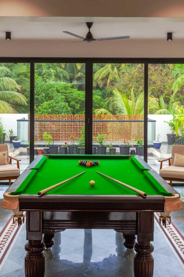 Villa Sereno By Stayvista - An Elegant And Entertaining Retreat Featuring A Swimming Pool, Outdoor Jacuzzi, Modern Interiors, And A Snooker Table Alibág Kültér fotó